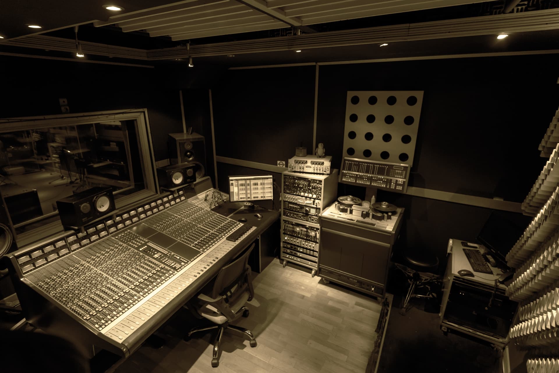 Control Room at MATRIX — roomImage-1671285934844.jpg
